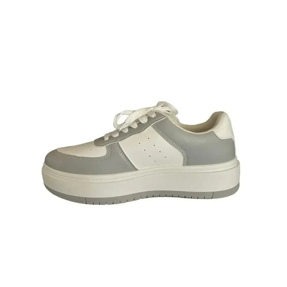 NWOT Madden Girl Women’s Natalie Ledge Platform Sneakers Gray and White Size 8.5 - Picture 3 of 9